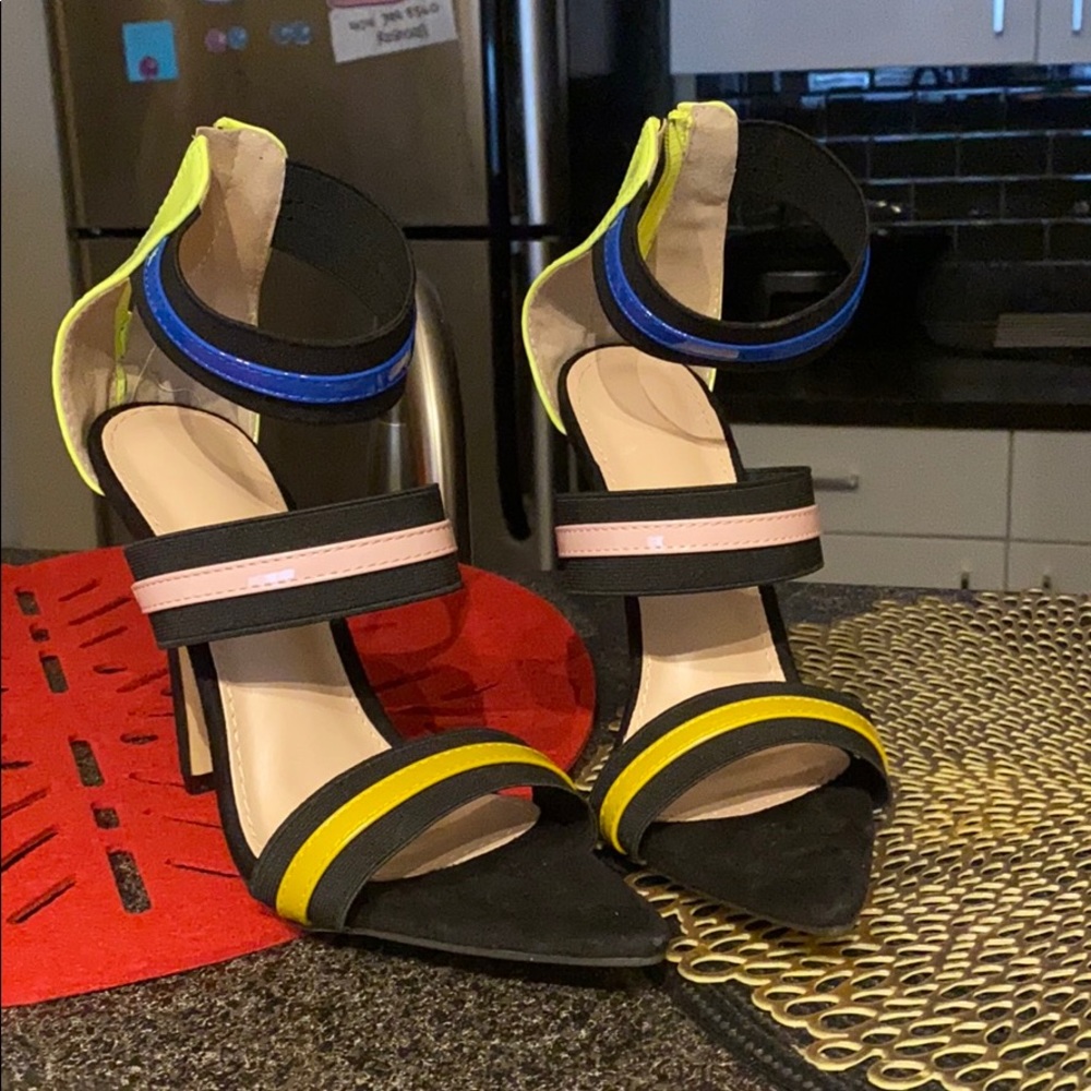 Heels - Picture 1 of 2